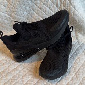 Nike Women's All-Black 270 Air Max